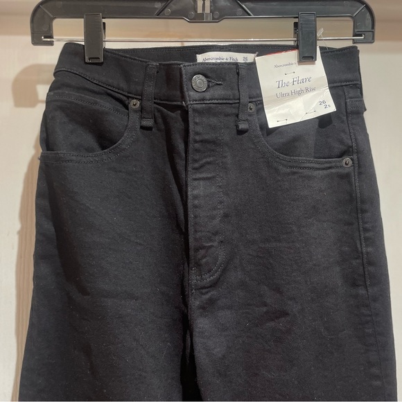NWT Abercrombie & Fitch The Flare Ultra High Rise black jeans size 26 2 - Picture 11 of 11